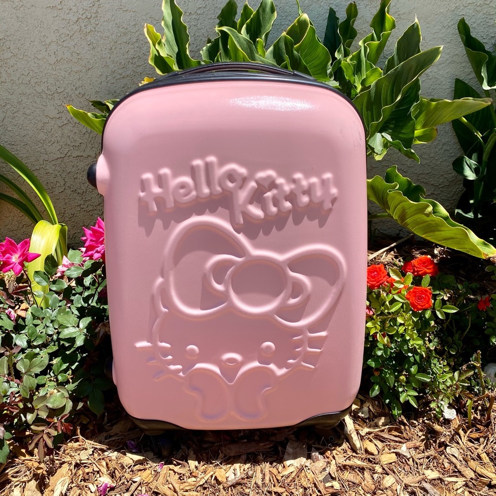 Hello Kitty “Cutie Bow” Suitcase